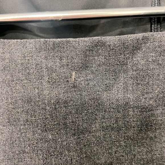 Ann Taylor Grey Shell | Stretch 96% Wool Blend | Excellent Condition | Size 4 | - Picture 8 of 8